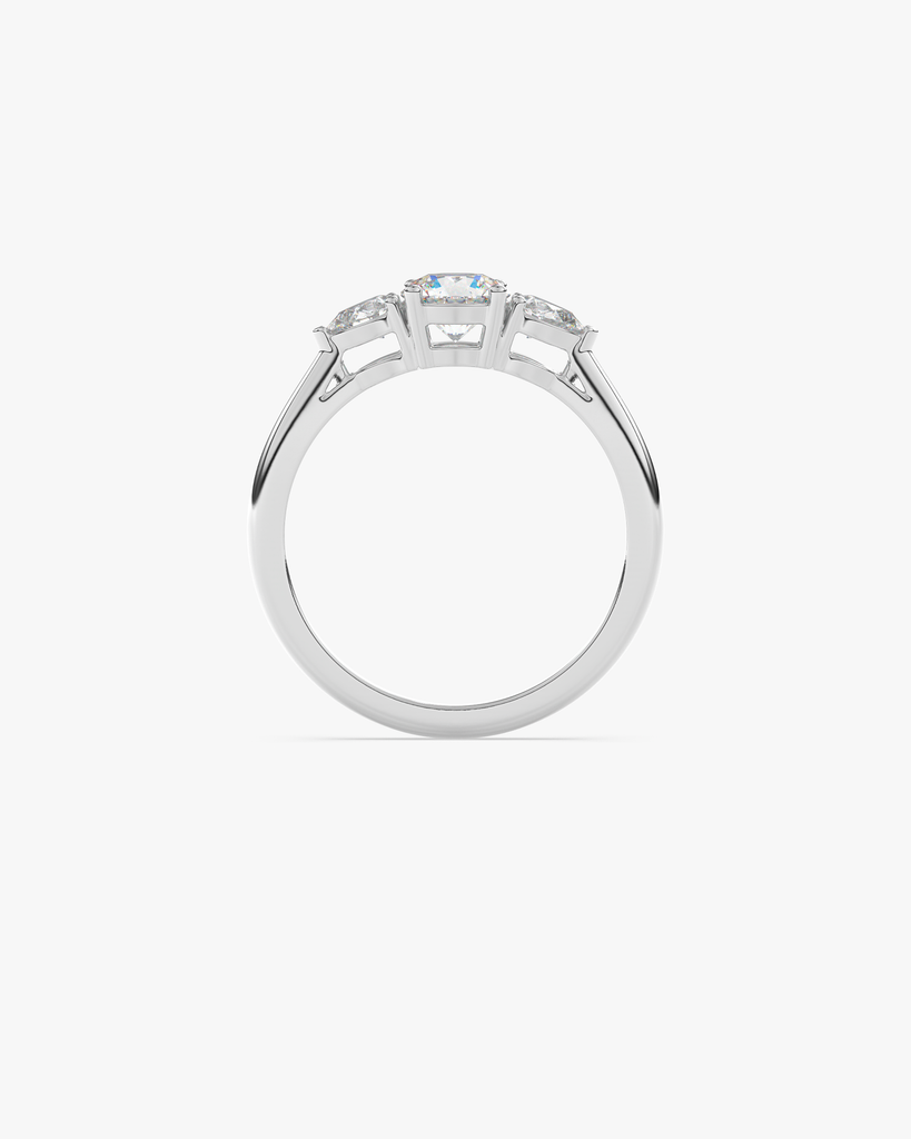Exklusiver Three-Stone Verlobungsring mit Diamanten im Brillantschliff im Trauringstudio Vreni in Hannover – perfekt für einen unvergesslichen Heiratsantrag.